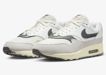 Der Air Max 1 Bone Iron Grey von schräg außen