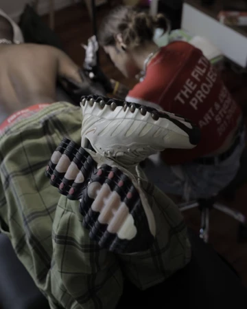 Nike Air Max Dn8 Light Khaki am Fuß