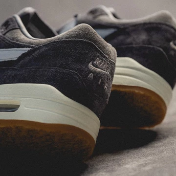 Air Max 1 Crepe Soft Grey