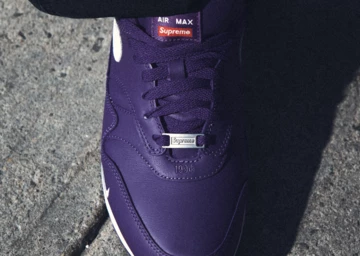 Supreme x Nike Air Max 1 Pack Fuß