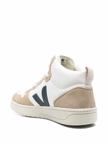 VEJA V-15 Chromefree Leather