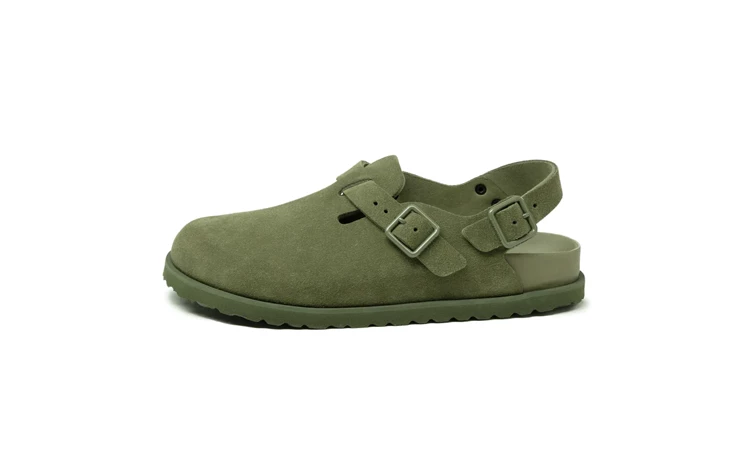 Der Birkenstock Tokio 1774 Moss von der Seite auf weißem Hintergrund