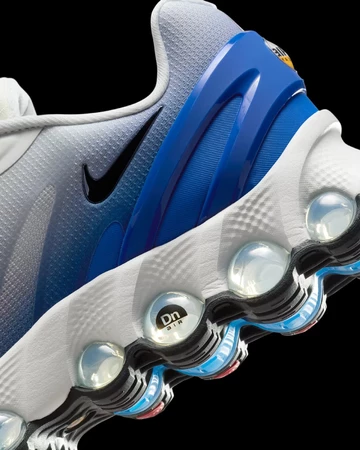 Nike Air Max Dn Summit White & Vivid Orange