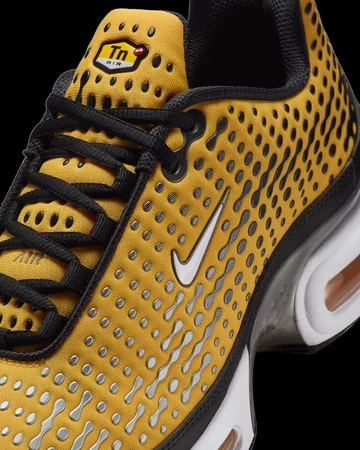 Air Max Plus VII Varsity Maize Upper Details