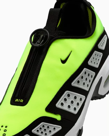 Air Max SNDR Volt Black Close up