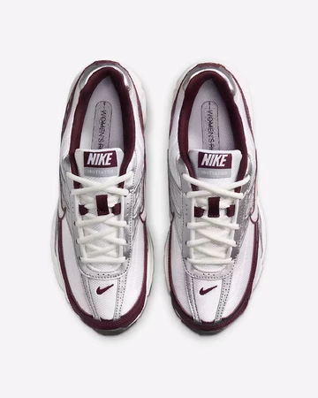 Nike Initiator Burgundy Crush Paar oben