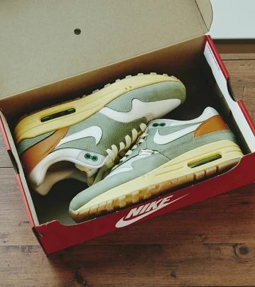 Air Max 1 Design by Japan