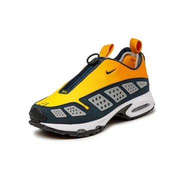 Nike Air Max SNDR Canyon Gold schräg vorne