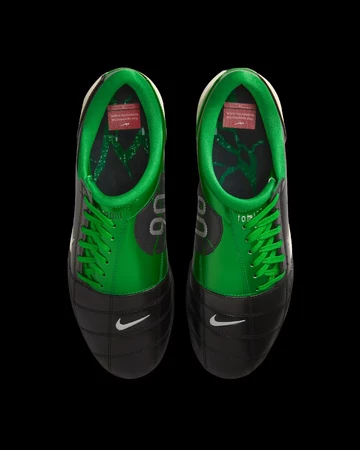 SWOOSH x Nike Total 90 Quit The Rage von oben