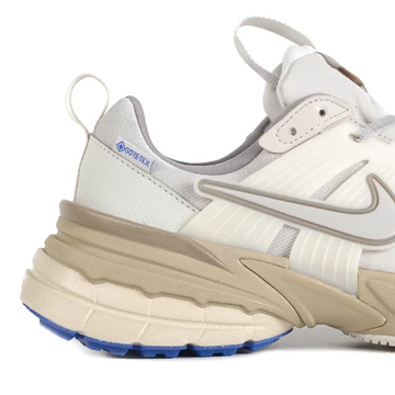 Nike V2K Run GRTX Light Iron Ore Ferse