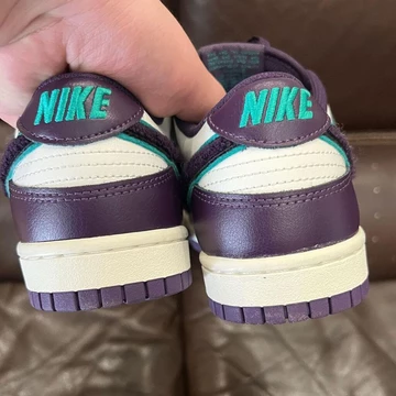 Dunk Low Chenille Swoosh Grand Purple