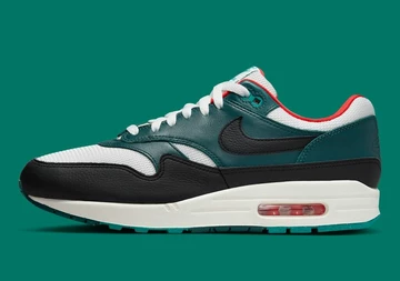 LeBron James Air Max 1 Liverpool