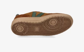 VEJA V-10 Suede Camel Cyprus Sohle