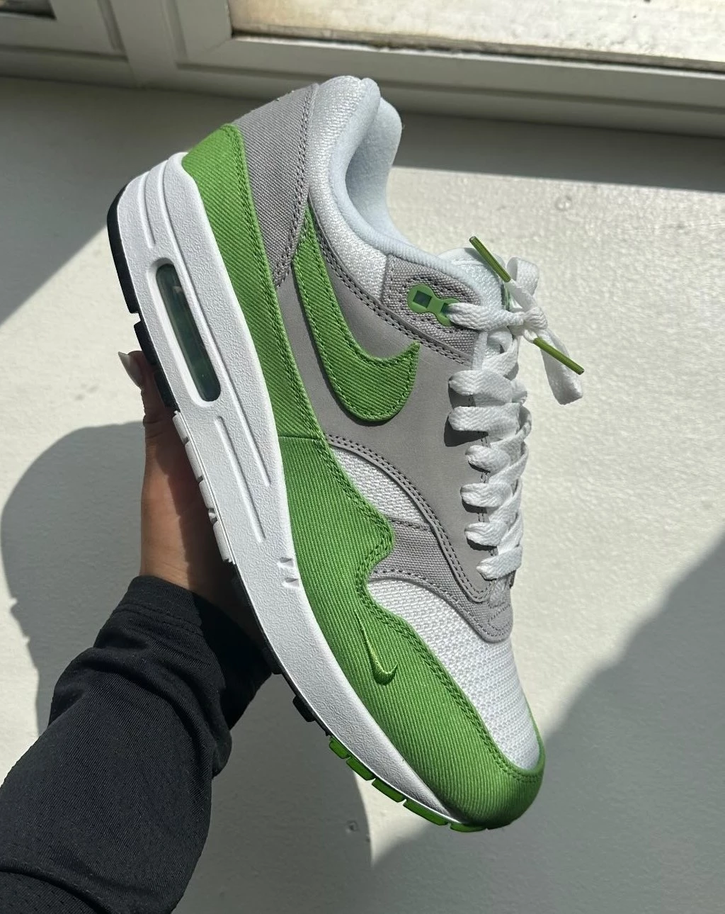 Nike air max 1 white green best sale