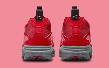 Air Max SNDR Gym Red Paar Fersen