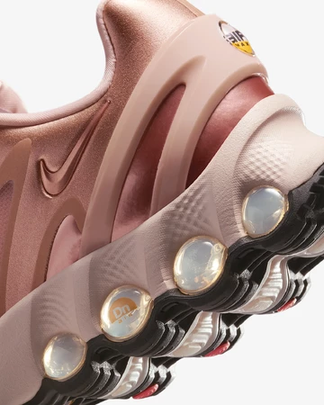 Air Max DN8 Metallic Red Bronze Ferse Details