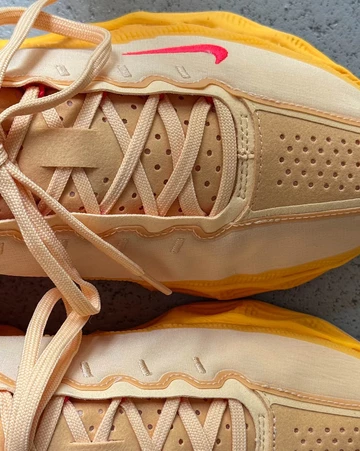 Nike Ava Rover Celestial Gold