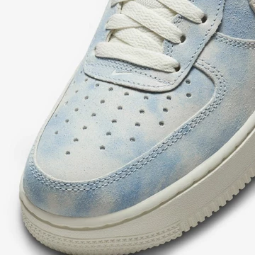 Air Force 1 Low Clouds