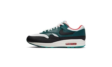 LeBron James Air Max 1 Liverpool