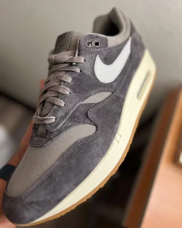 Air Max 1 Crepe Soft Grey
