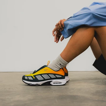 Nike Air Max SNDR Canyon Gold Mood 6