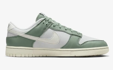 Dunk Low Mica Green