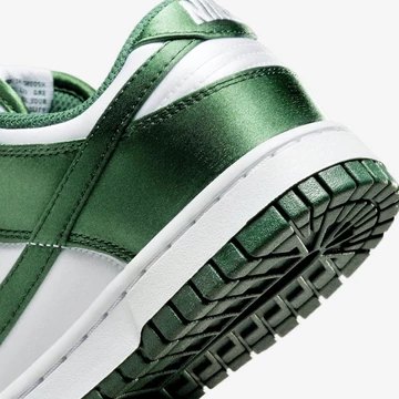 Dunk Low Satin Green White Ferse