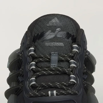 adidas Jellyfish Triple Black Detailbild