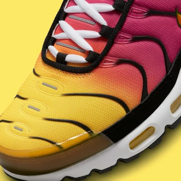 Nike Air Max Plus Gold Raspberry