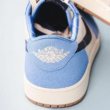 Air Jordan 1 Low OG UNC