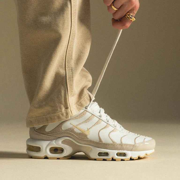 Nike air max plus sand hotsell