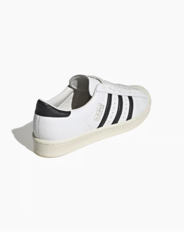 adidas Superstar Vintage Cloud White schräg