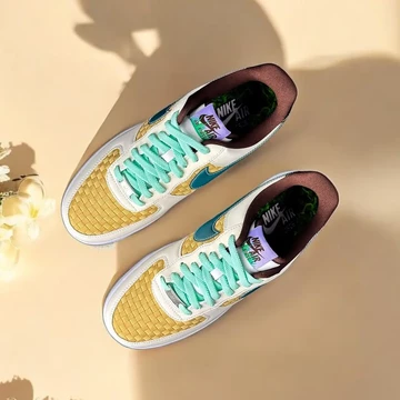 Nike Air Force 1 Low Easter Basket Mood Paar von oben