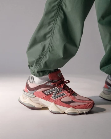 New Balance 9060 Cherry Blossom