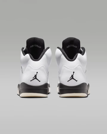 Jordan 5 Reverse Metallic von hinten