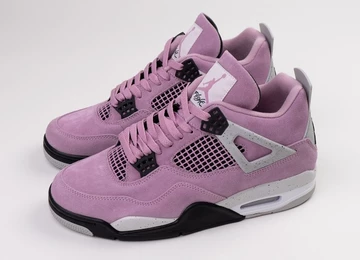 Air Jordan 4 Orchid Paar von der Seite