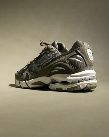 Maharishi Mizuno Wave Rider 10 Deep Depths