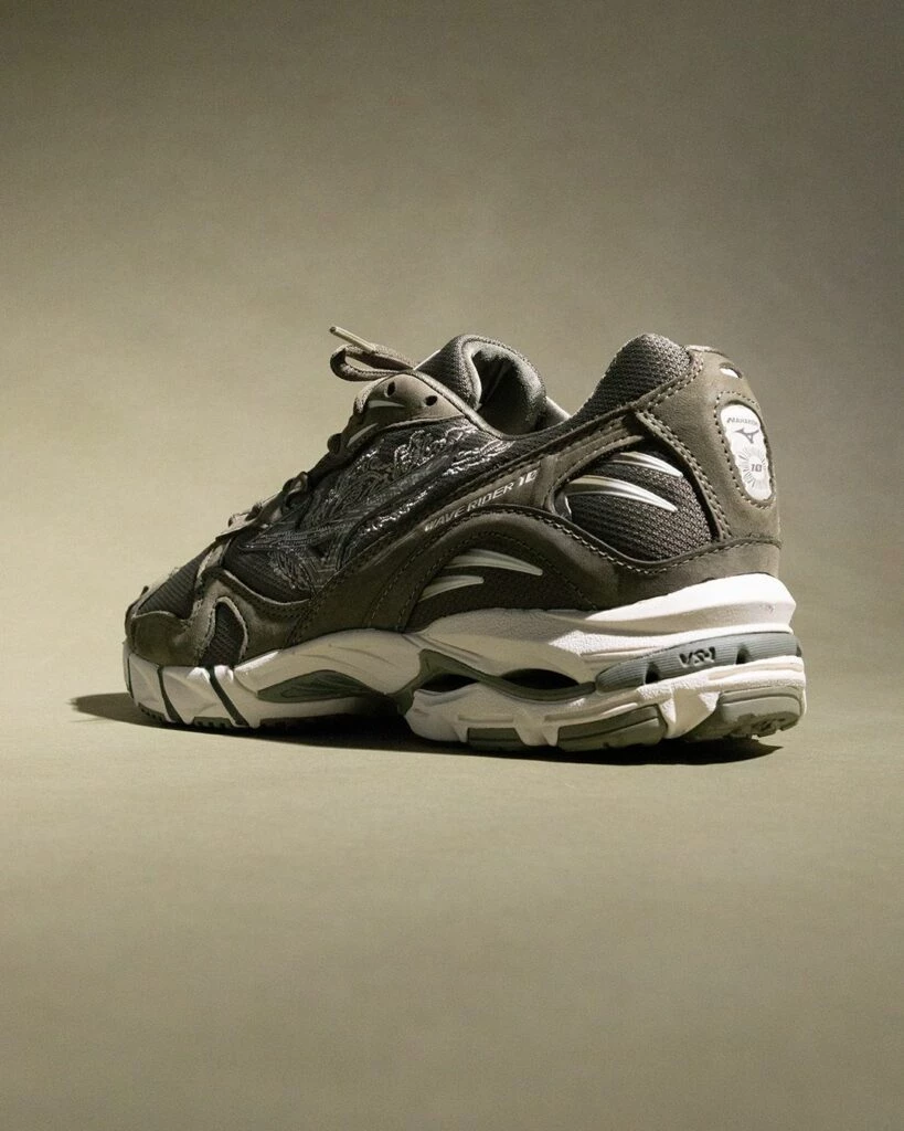 Maharishi Mizuno Wave Rider 10 Deep Depths D1GD222501 | Dead Stock