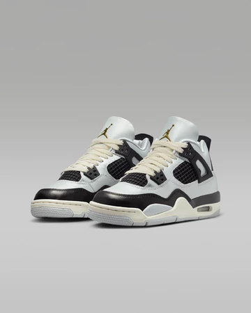 Air Jordan 4 GS Pure Platinum schräg frontal