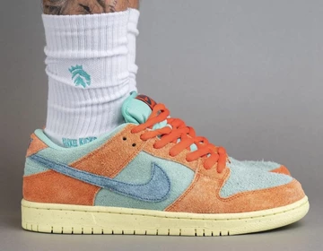 Nike SB Dunk Low Noise Aqua