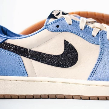 Air Jordan 1 Low OG UNC