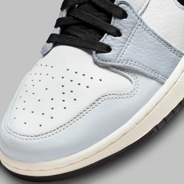 Jordan 1 Zoom CMFT 2 Chrome Swoosh