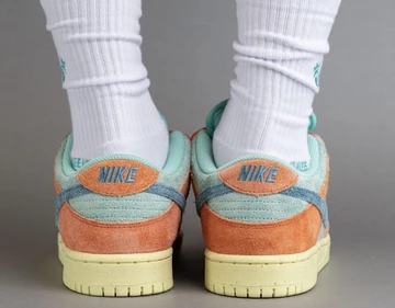 Nike SB Dunk Low Noise Aqua