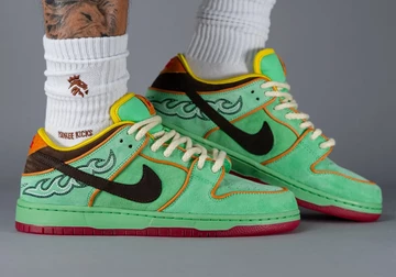 Nike SB Dunk Low Tourmaline - BHM 2025 Paar seitlich