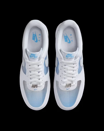 Nike Air Force 1 Invisible UNC Paar von oben
