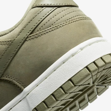 Dunk Low Premium Neutral Olive