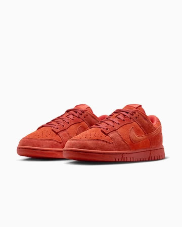 Nike Dunk Low SE Picante Red Paar schräg seitlich