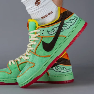 Nike SB Dunk Low Tourmaline - BHM 2025 Außenseite 2