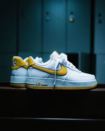 Kobe Bryant x Nike Air Force 1 Low Varsity Maize