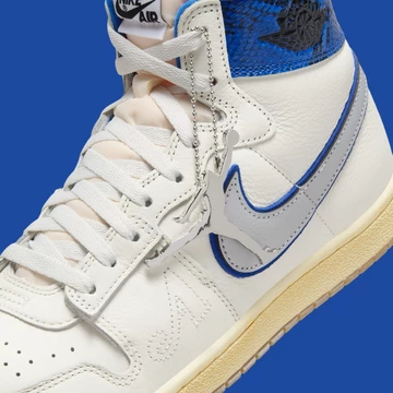 Awake NY x Jordan Air Ship Game Royal Detailbild